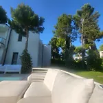 Peonia Valamar Villa *