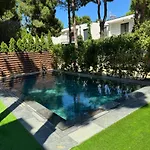 Peonia Valamar Villa *
