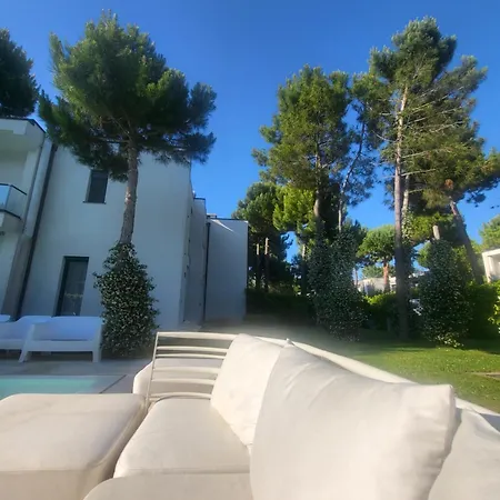 Peonia Valamar וילה *