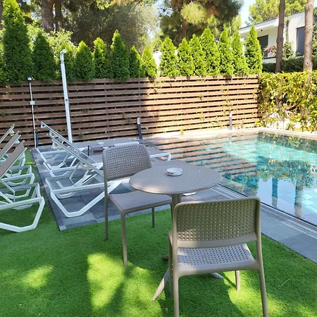 Peonia Valamar Villa