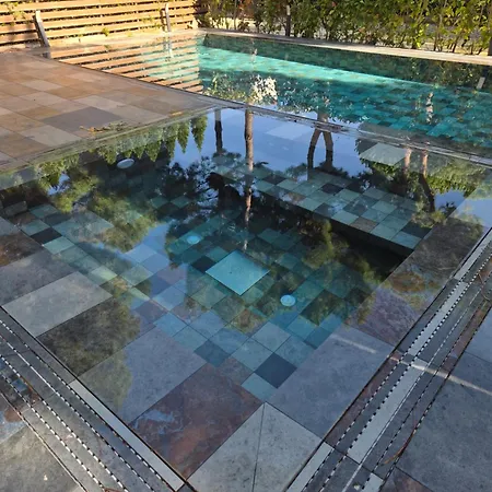 Peonia Valamar Villa Durrës