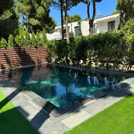 Peonia Valamar וילה *